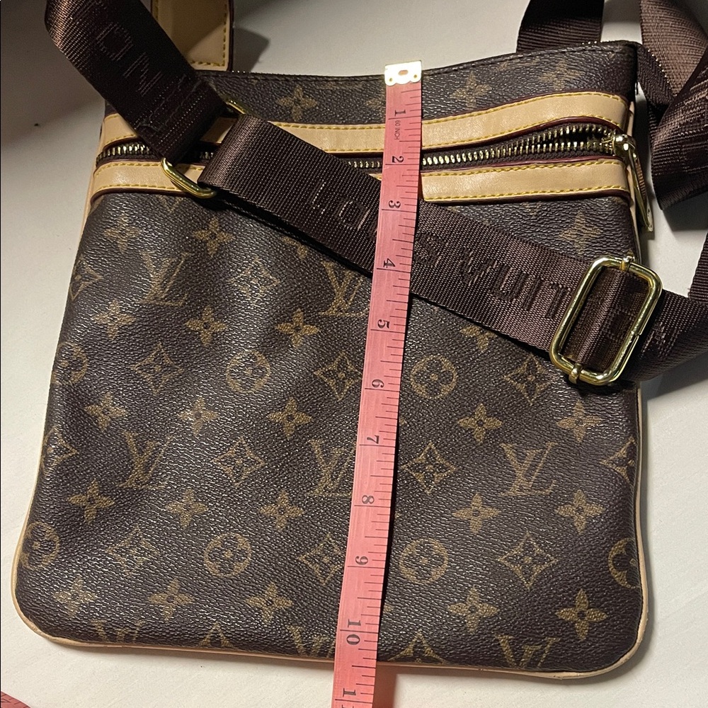 Stylish Monogram Brown Messenger Bag - Picture 3 of 11